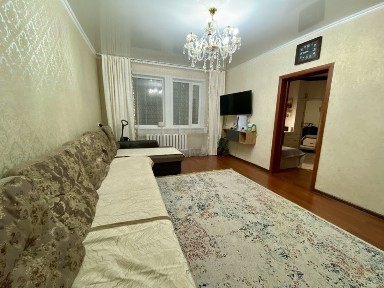 /Продам 2-комнатную квартиру в центре с хорошим ремонтом !