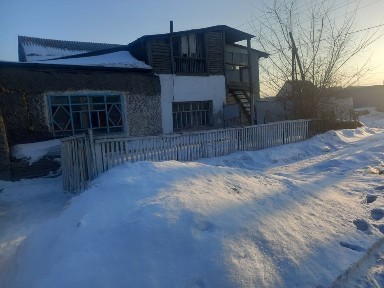 Продам дом в центре. Возле старой церквы