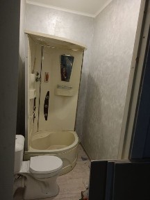 Квартира 3 ком. советский постройки. оделный вход.