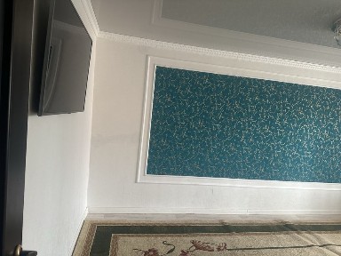 Продам хорошую трех комнатный квартиру на сатанциц светлый уютный