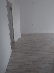 Срочно продам двухкомнатную квартиру евроремонт, без мебели.