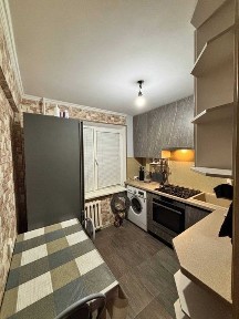 2-комнатная квартира · 45 м² · 1/5 этаж, Авангард 2 мкр 18