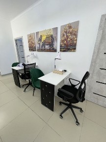 Сдается столы маникюр педикюр