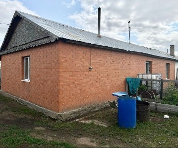 Продам дом с печным оттоплением в п. Заводском