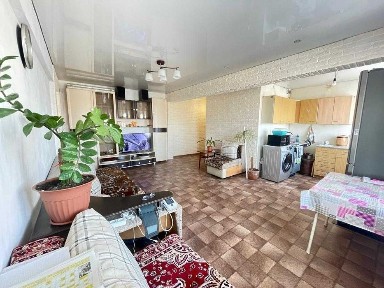 / Продам 3х ком студию Жамбыла 71 (4ая школа им Абая) Торг!