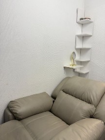 Сдается в аренду кресло для наращивания ресниц/ перманента бровей и тд