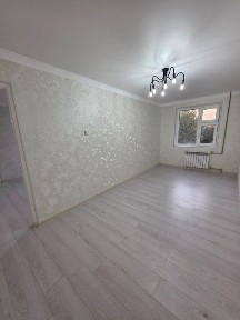 ЦЕНТРЕ 2 х комнатная квартира 3 этаж РЕСПУБЛИКА РАХАТ