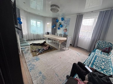 Коттедж үй сатылады тез арада, саудаласамыз варианттар бар