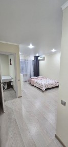 Сдам посуточно 1 комнатную квартиру на Абая