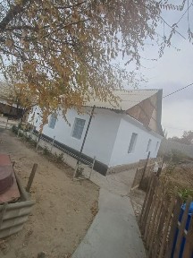 Продам дом в сахзаводе строится баня навес