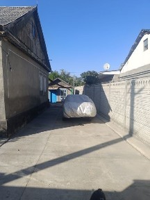 Дом продается за линией.