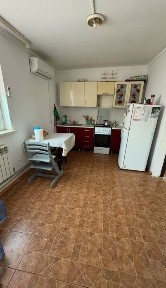 Продаётся времянка с гаражом и недостроенным домом.