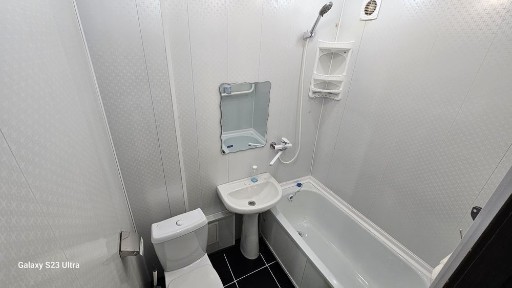 Сдается двухкомнатная квартира в районе Уюта