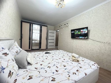 Сдам по суточно по часам в центре 1ком. кв.