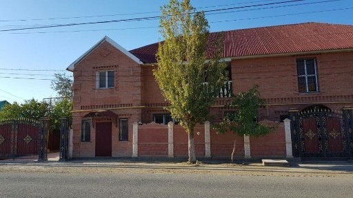 Продам дом 11 комнатный 20 соток земли