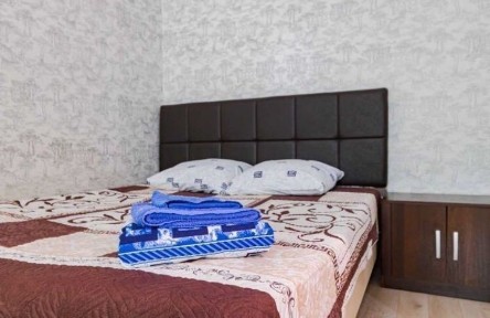 Квартира ПОСУТОЧНО в центре. 5 мкр. Изумруд. Актобе Ажары 11 мкр. 8 мкр