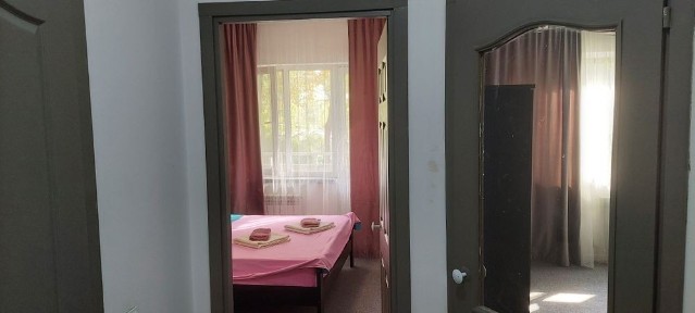 Квартира посуточно возле аэропорта, микрорайон Алтай-1.