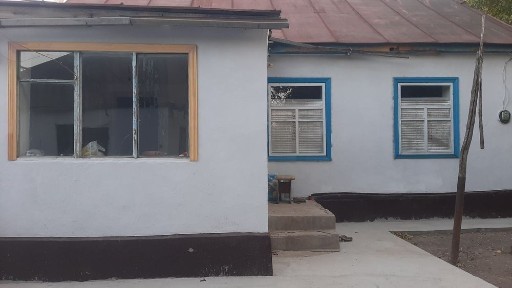 Продаётся дом 5 комнат, летняя кухня, Баня, сарай