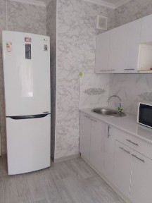 Продам однокомнатную улучшенную Жаяу Мусы 1