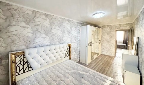 продам 3-х ком. центр 4-этаж