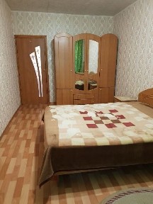 Продается от хозяина 3-х ком. кв. 11 мкр 36 дом 1 этаж