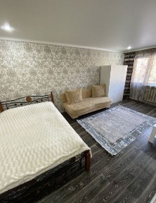 4000 тенге 2-Часа. 1-но комнатная по Абая. WI-FI