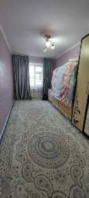 Екі бөлмелі үй сатылады.