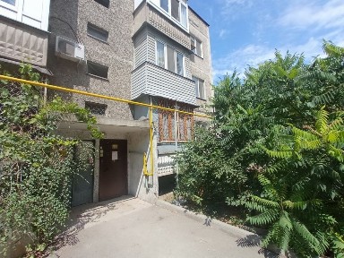 Продам 3-х комнатную квартиру улучшенной планировки