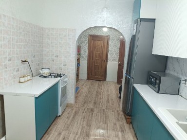 Көшуімізге байланысты жер үй сатылады. Саудасы бар