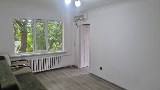 Срочно, продается 2 х комнатная квартира.