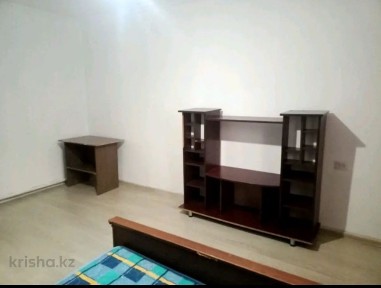 Сдам квартиру в отдельностоящем доме из 4-ех квартир. За 110000 тг.