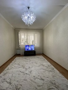 Продается 3х комнатная квартира 11мкр-4дом