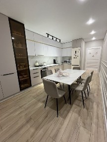 Продам 4 ком квартиру 145 кв м