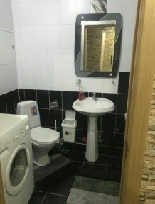 Посуточно 1-комнатная в центре. Абая