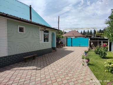 Отдельно стоящий дом в пригороде