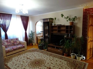 Продам 4-комнатную квартиру, 76 м² · 8/9 этаж, Курмангазы 154