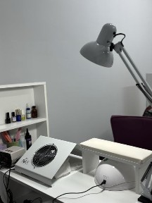 Сдаю маникюрный столик в аренду