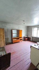 Продаётся 3-комнатная квартира в районе ЖД Вокзала, Этаж: 2 из 4.