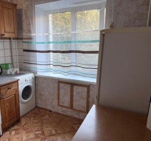 Сдам квартиру 2 комнатную Бектурова 17