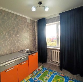 Продаю 1 комн. квартиру на 4 этаже с ремонтом на 3 м-не.