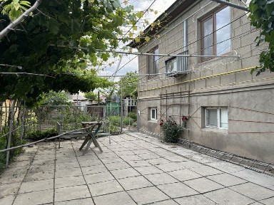 Продам 2 уровневый дом за линией 6 соток