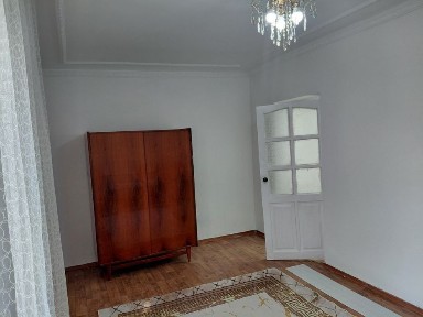 Продам квартиру возле школы