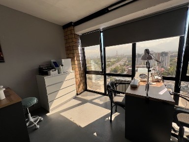 Аренда Маникюрного стола и педикюрного кресла