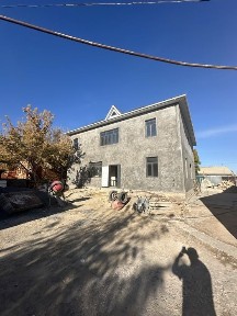 Қара ағаштары бар жазғы коттедж сатылады