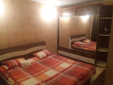 Продам 2х ком кв в центре с евроремонтом и с мебелью
