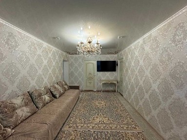 S Продам 5-ти ком по Мира 3/5 этаж, не угловая
