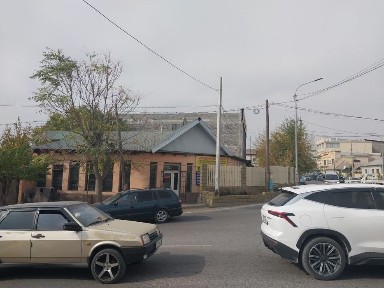 Тез арада үй сатылады! Базар қасында!