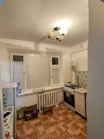мкр. Ақмешіт 28 домнан 2-бөлмелі үй сатылады.