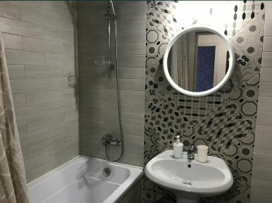 Абая Посуточно 1-но комнатная.