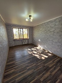 1 комнатная квартира 4 этаж. Улица 1 МАЯ. Театральная улица